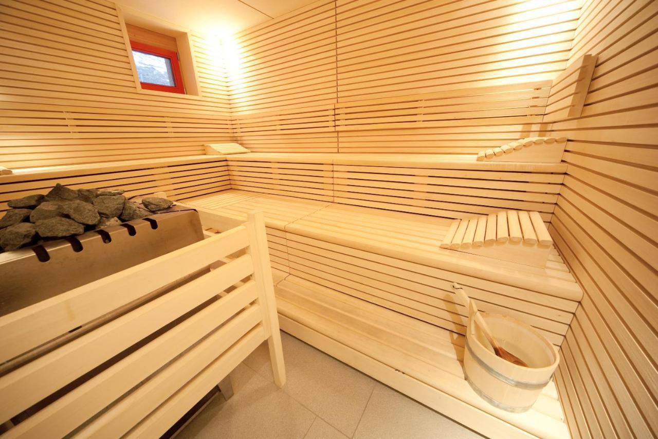 Jufa Hotel Montafon Бартоломеберг Экстерьер фото
