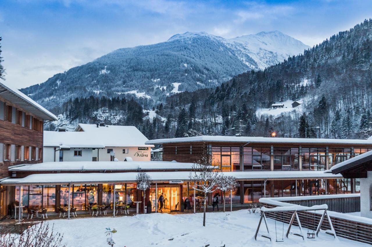 Jufa Hotel Montafon Бартоломеберг Экстерьер фото